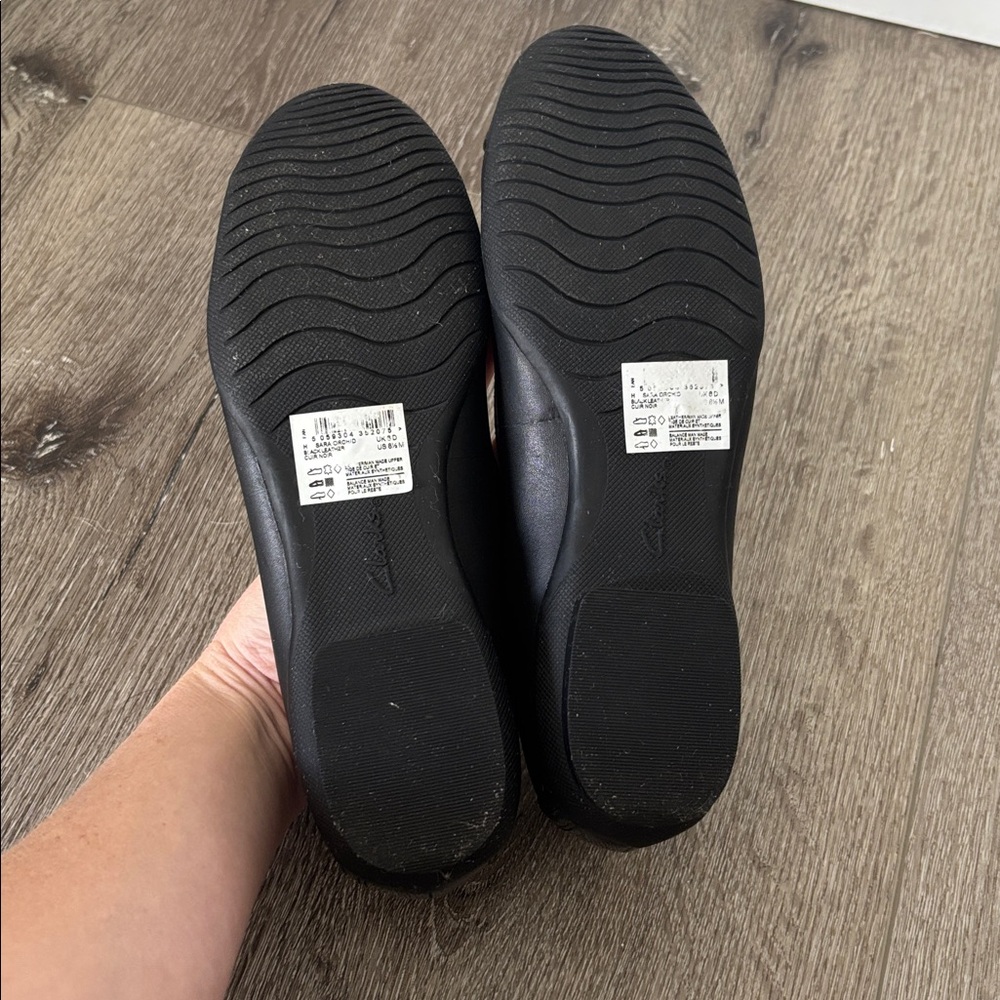 Clarks Sara Orchid Black Leather Ballet Flats - Picture 8 of 9